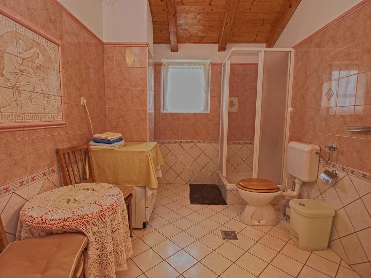Rooms Milan 1370 Rovigno Esterno foto