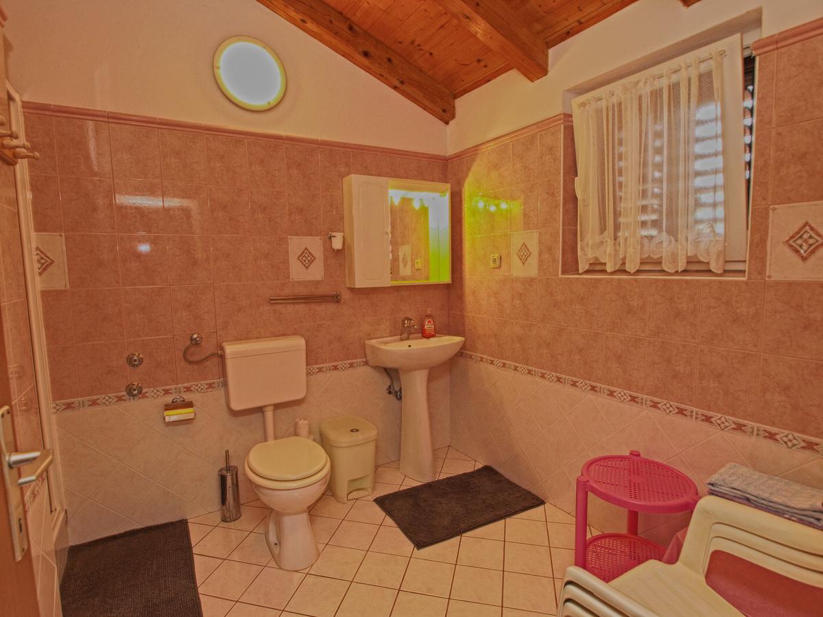 Rooms Milan 1370 Rovigno Esterno foto