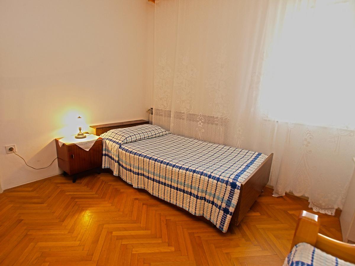 Rooms Milan 1370 Rovigno Esterno foto
