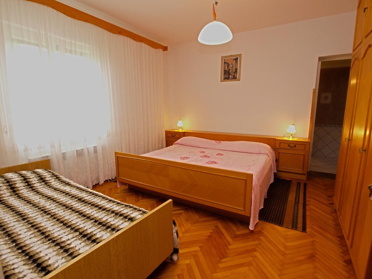 Rooms Milan 1370 Rovigno Esterno foto