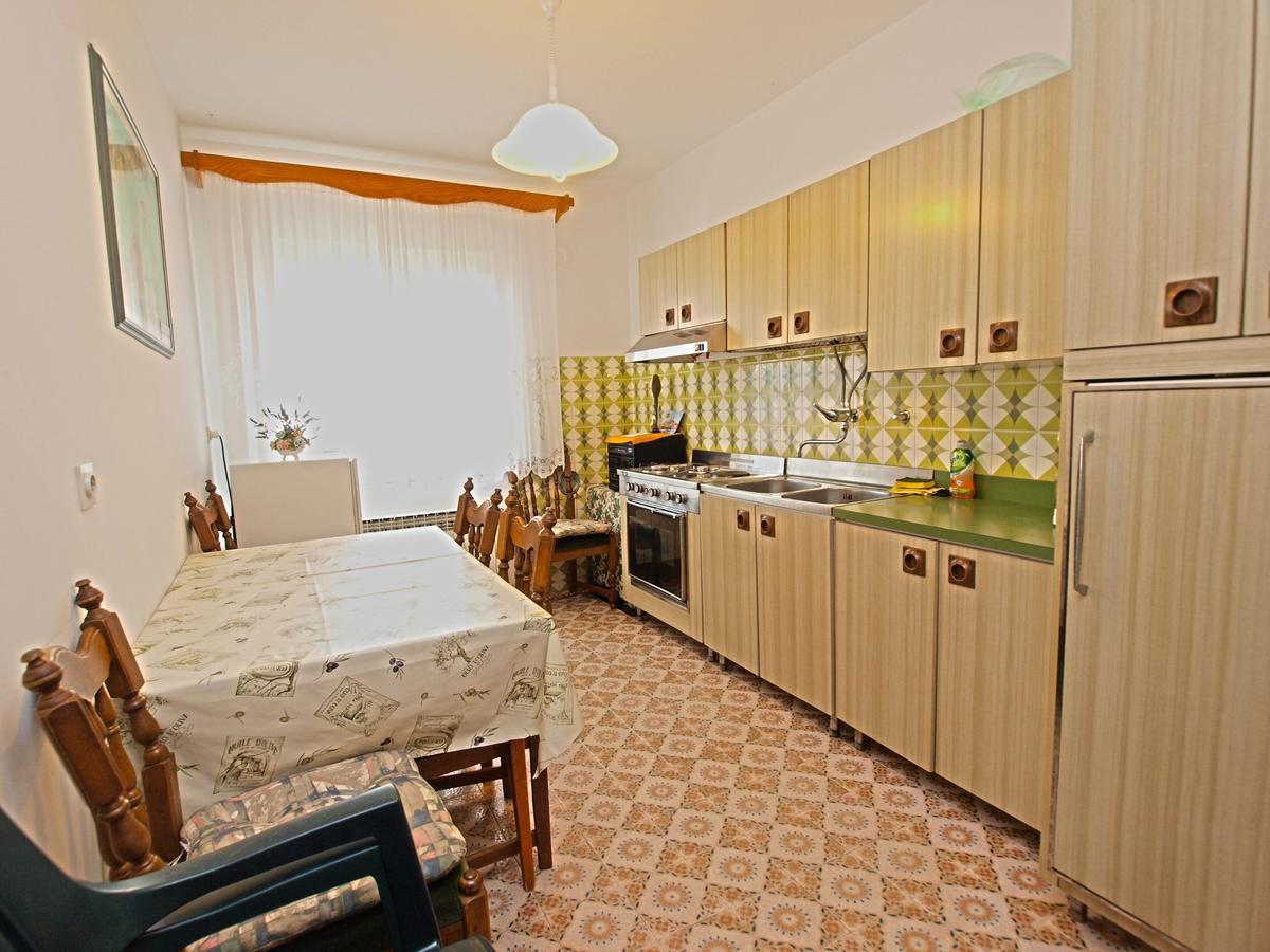 Rooms Milan 1370 Rovigno Esterno foto