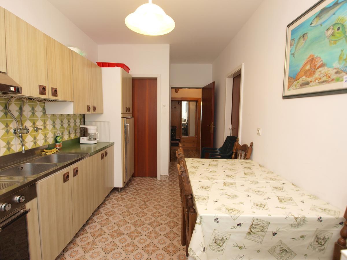 Rooms Milan 1370 Rovigno Esterno foto